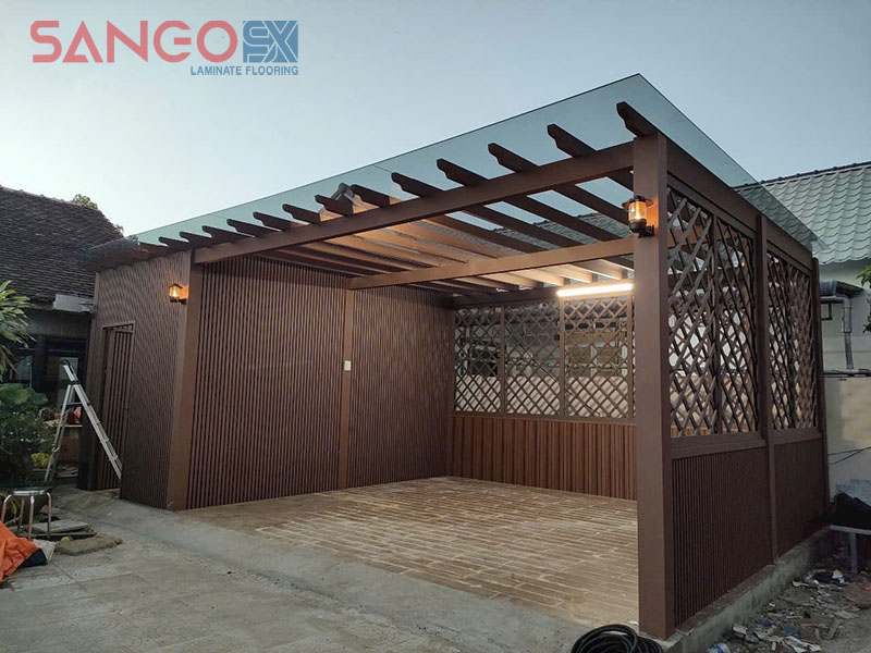 Công trình sử dụng lam gỗ nhựa composite làm nhà để xe